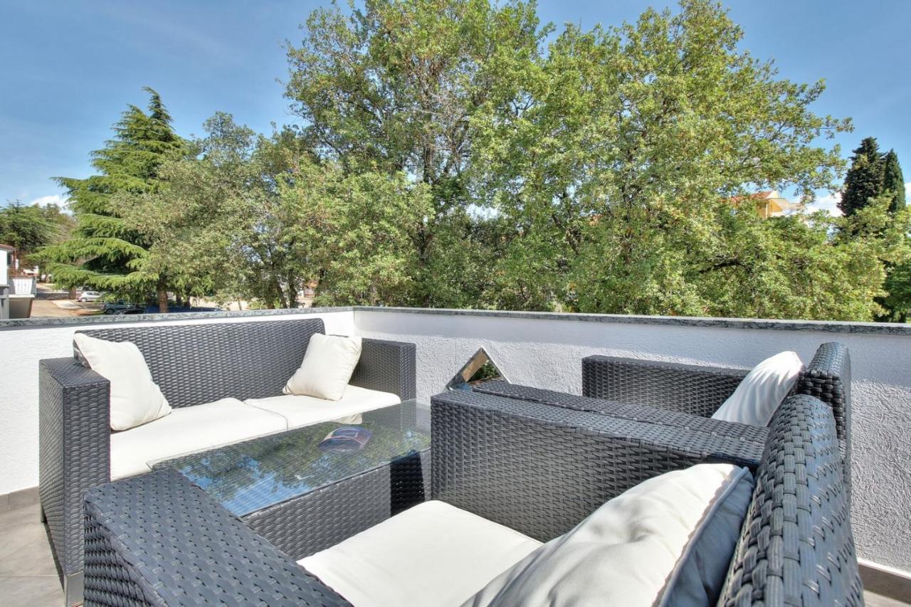 Apartments Suzy Umag Luaran gambar