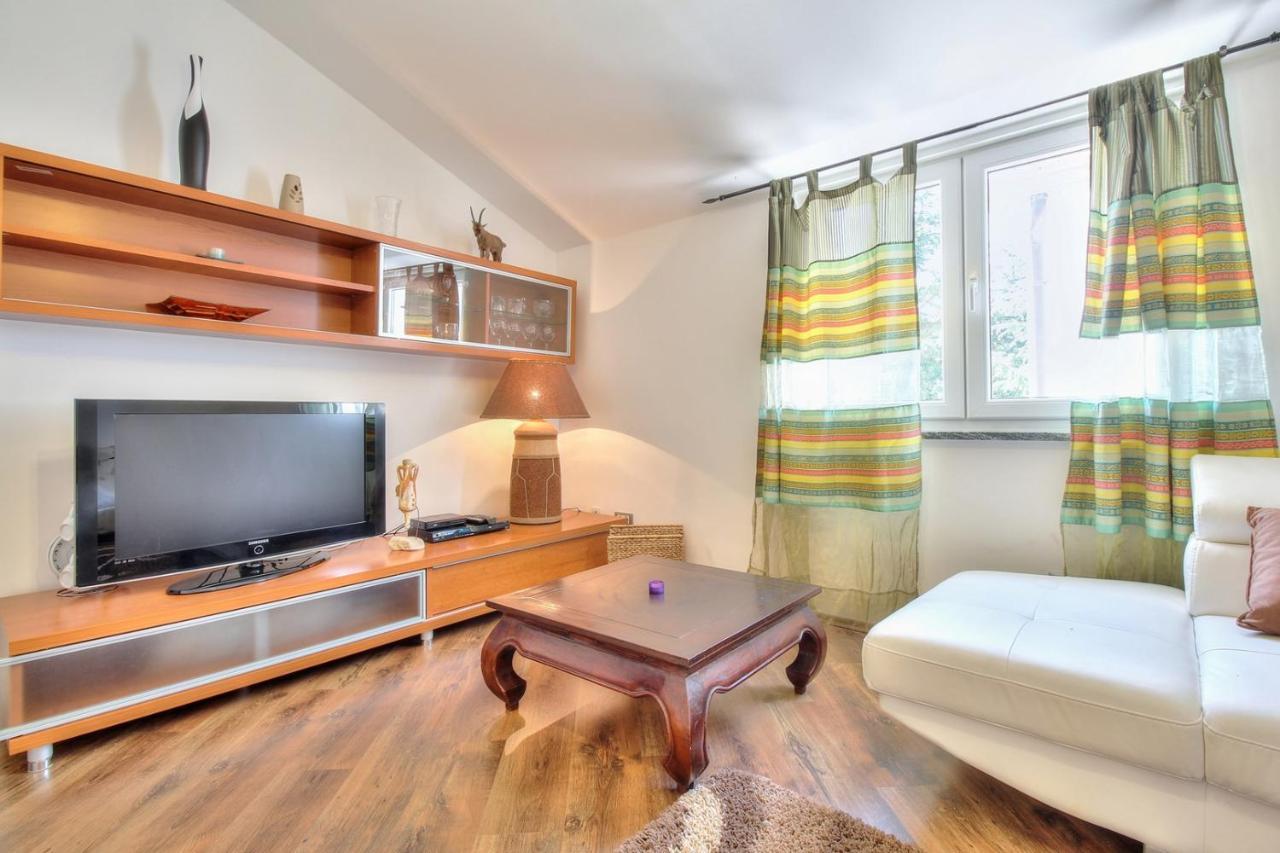 Apartments Suzy Umag Luaran gambar