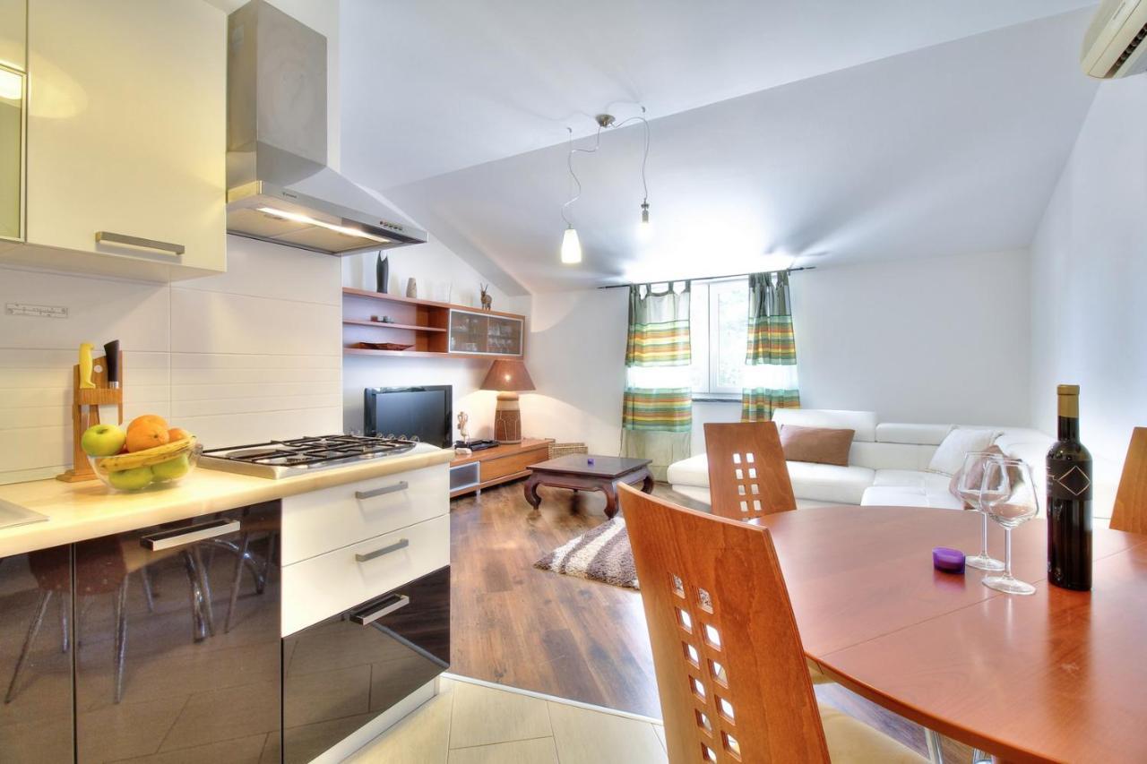 Apartments Suzy Umag Luaran gambar